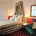 Hotel Hvedholm Slotshotel