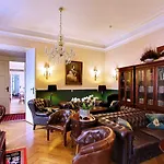 Hvedholm Slotshotel 4*