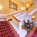 Hvedholm Slotshotel 4* Fåborg