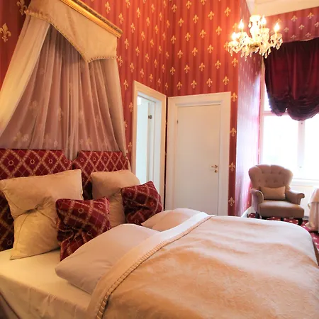 Hvedholm Slotshotel 호텔 Fåborg