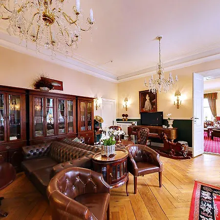 호텔 Hvedholm Slotshotel Fåborg