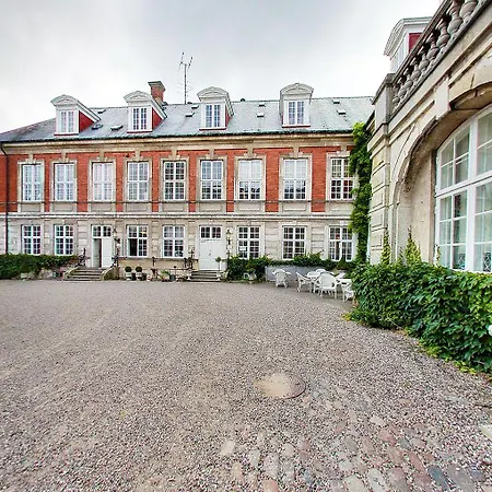 Hvedholm Slotshotel 호텔 4*