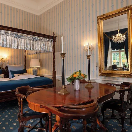 호텔 Hvedholm Slotshotel Fåborg