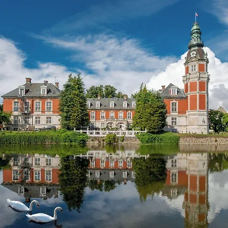 호텔 Hvedholm Slotshotel Fåborg
