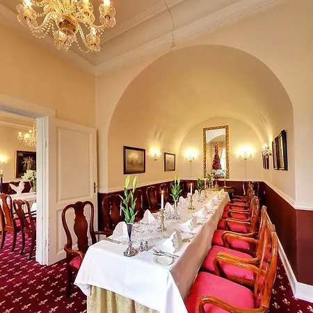 Hvedholm Slotshotel Hotel Faaborg