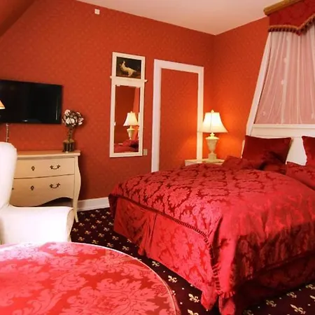 Hvedholm Slotshotel 호텔 Fåborg