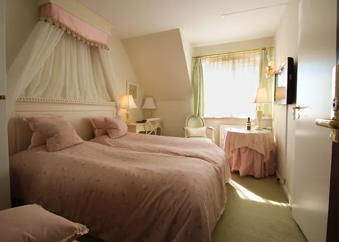 Hvedholm Slotshotel فندق 4*