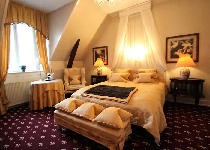 Hvedholm Slotshotel فندق
