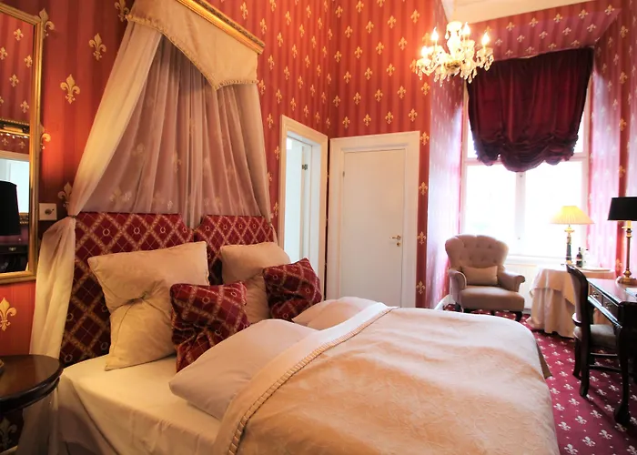 Hvedholm Slotshotel فندق فابورغ