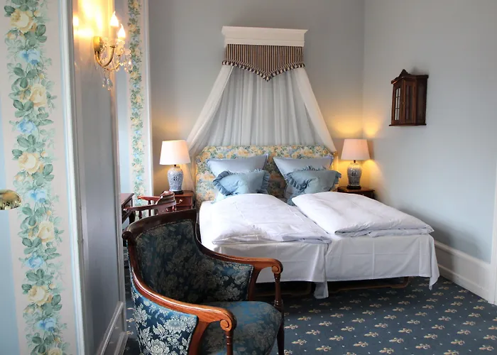 Hvedholm Slotshotel 4* فابورغ