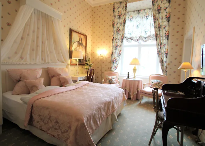 Hvedholm Slotshotel فندق فابورغ