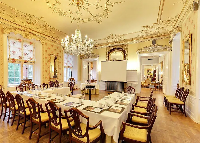فندق Hvedholm Slotshotel فابورغ