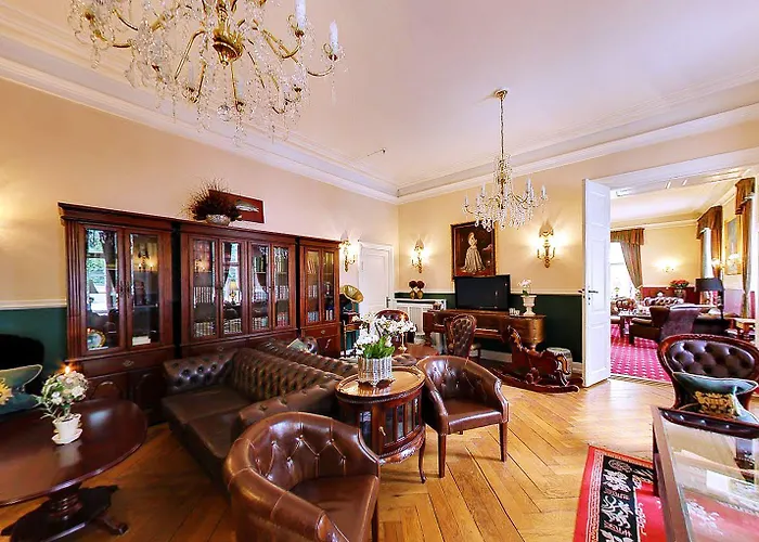 فندق Hvedholm Slotshotel فابورغ