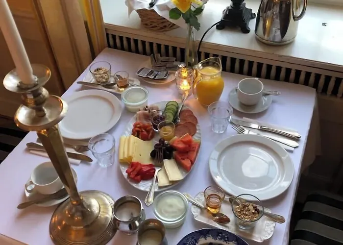 Hvedholm Slotshotel فندق