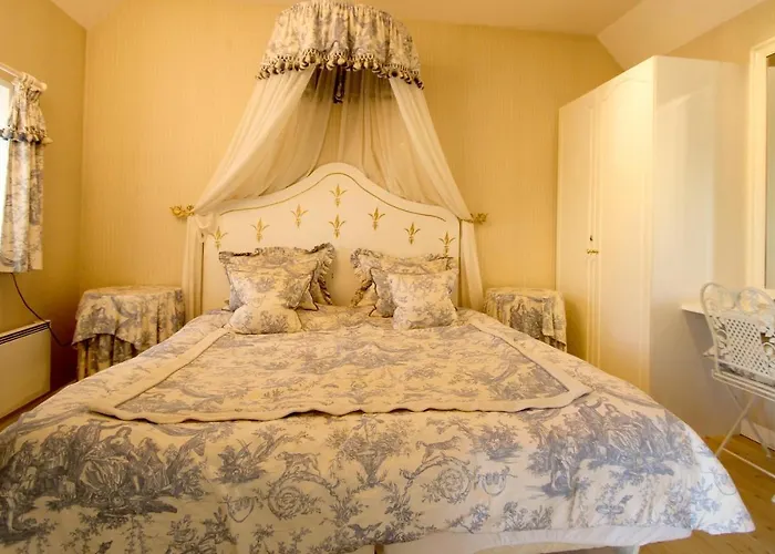 Hvedholm Slotshotel فندق فابورغ