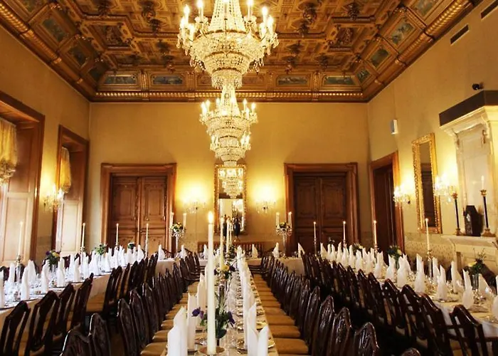 Hvedholm Slotshotel فابورغ