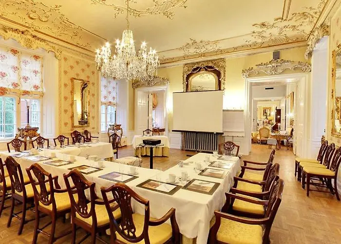 Hvedholm Slotshotel فابورغ