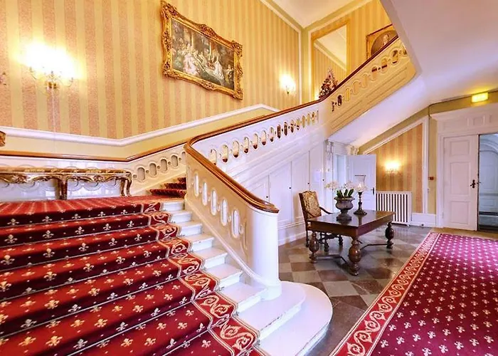 Hvedholm Slotshotel 4* فابورغ
