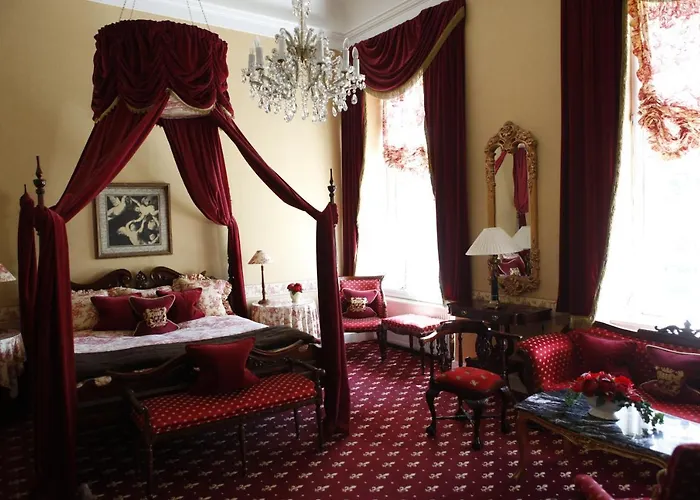 Hvedholm Slotshotel فندق 4*